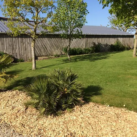 Maison Des Hirondelles Bed & Breakfast